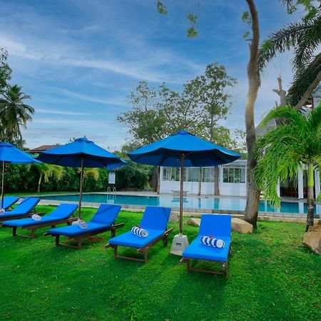 Diya Dahara Lake Resort Yala Ngoại thất bức ảnh