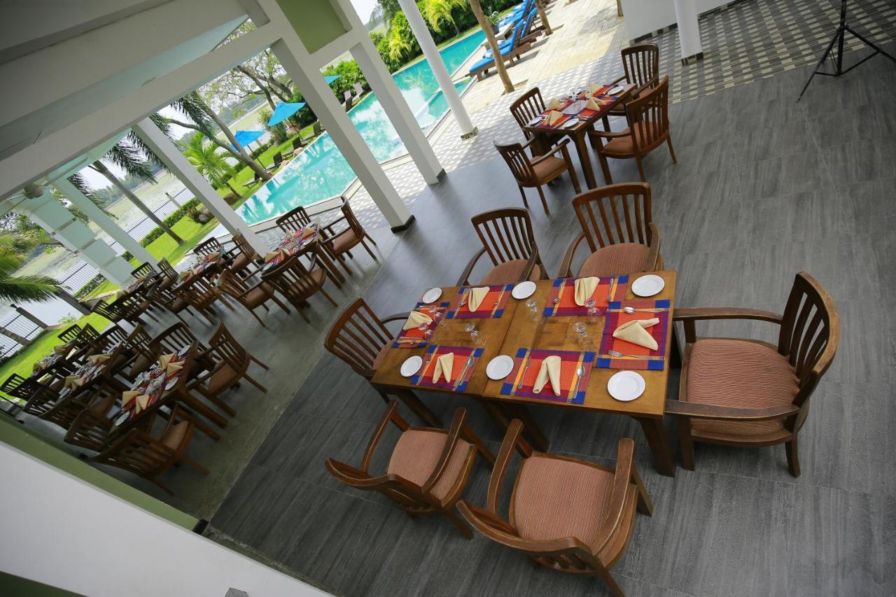 Diya Dahara Lake Resort Yala Ngoại thất bức ảnh