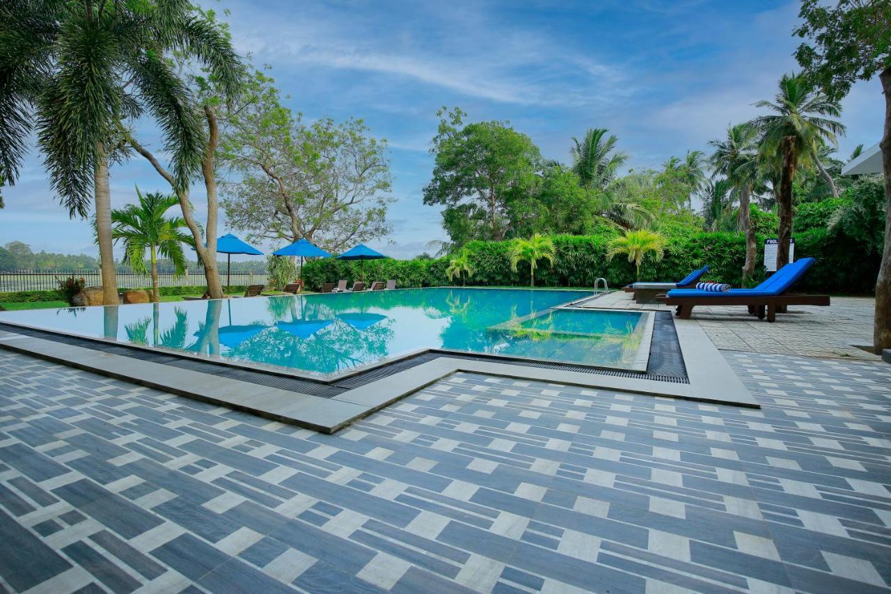 Diya Dahara Lake Resort Yala Ngoại thất bức ảnh