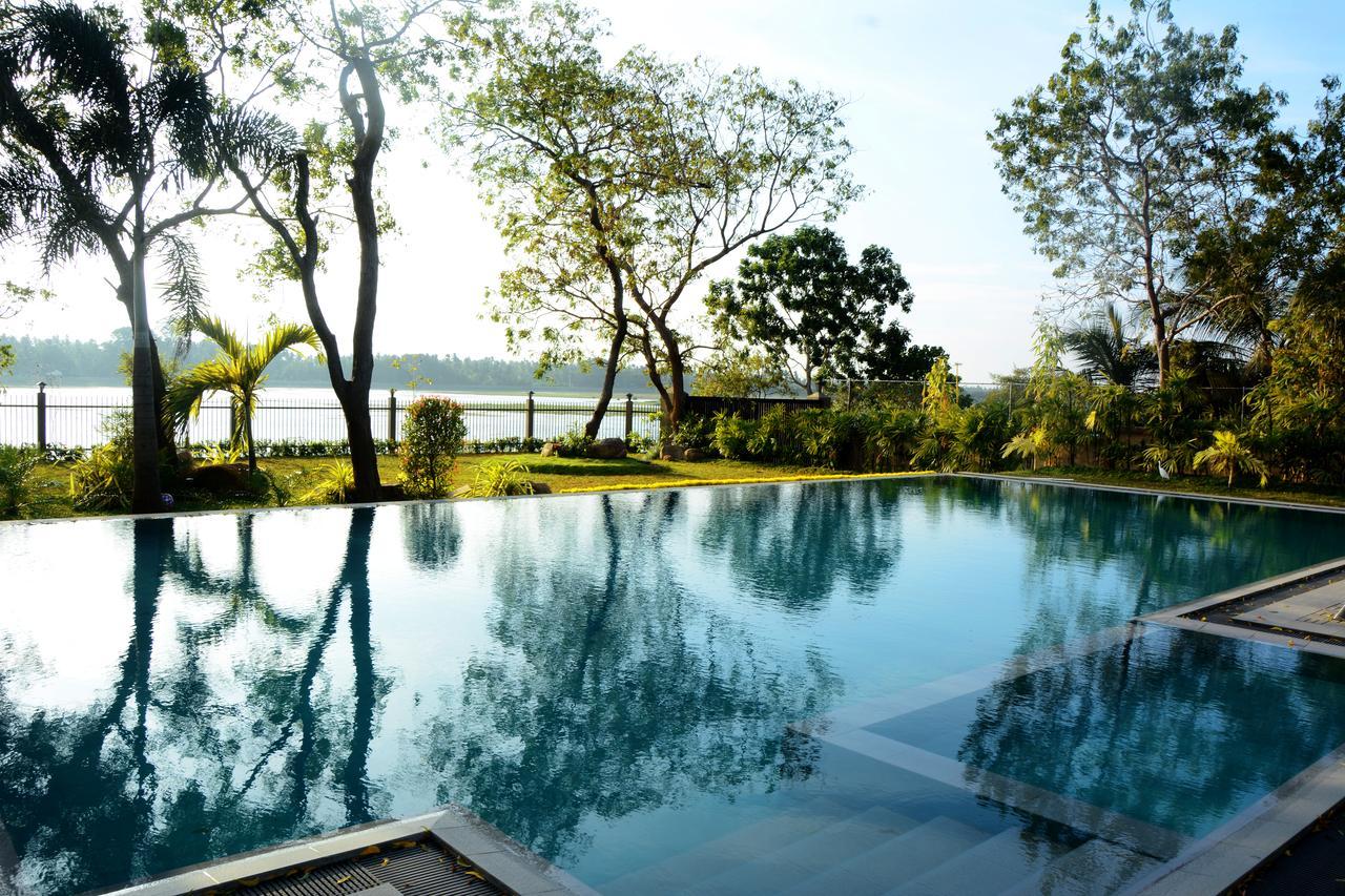 Diya Dahara Lake Resort Yala Ngoại thất bức ảnh