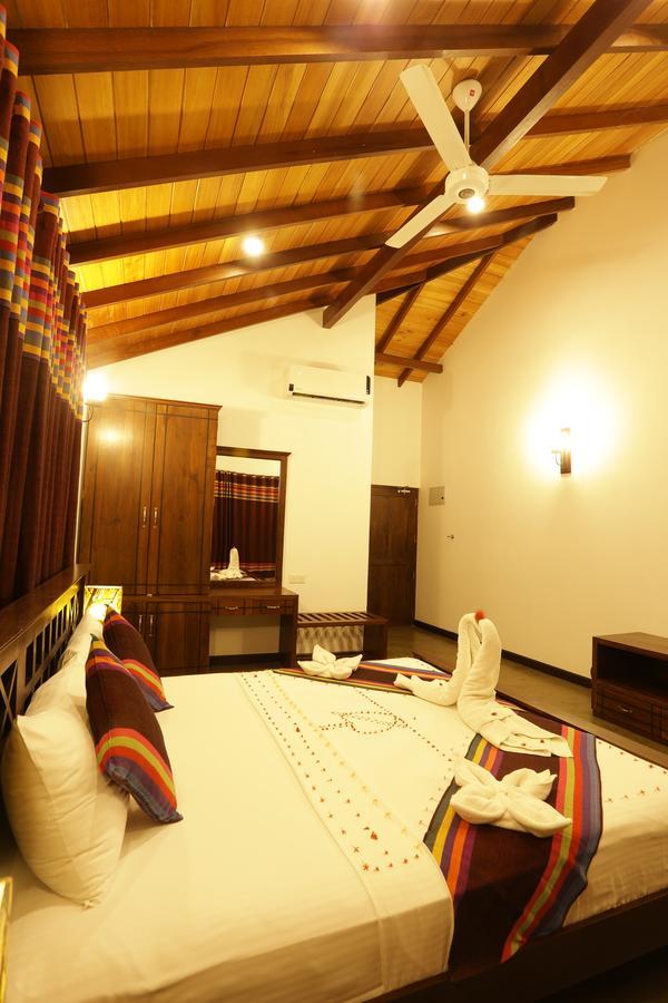 Diya Dahara Lake Resort Yala Ngoại thất bức ảnh