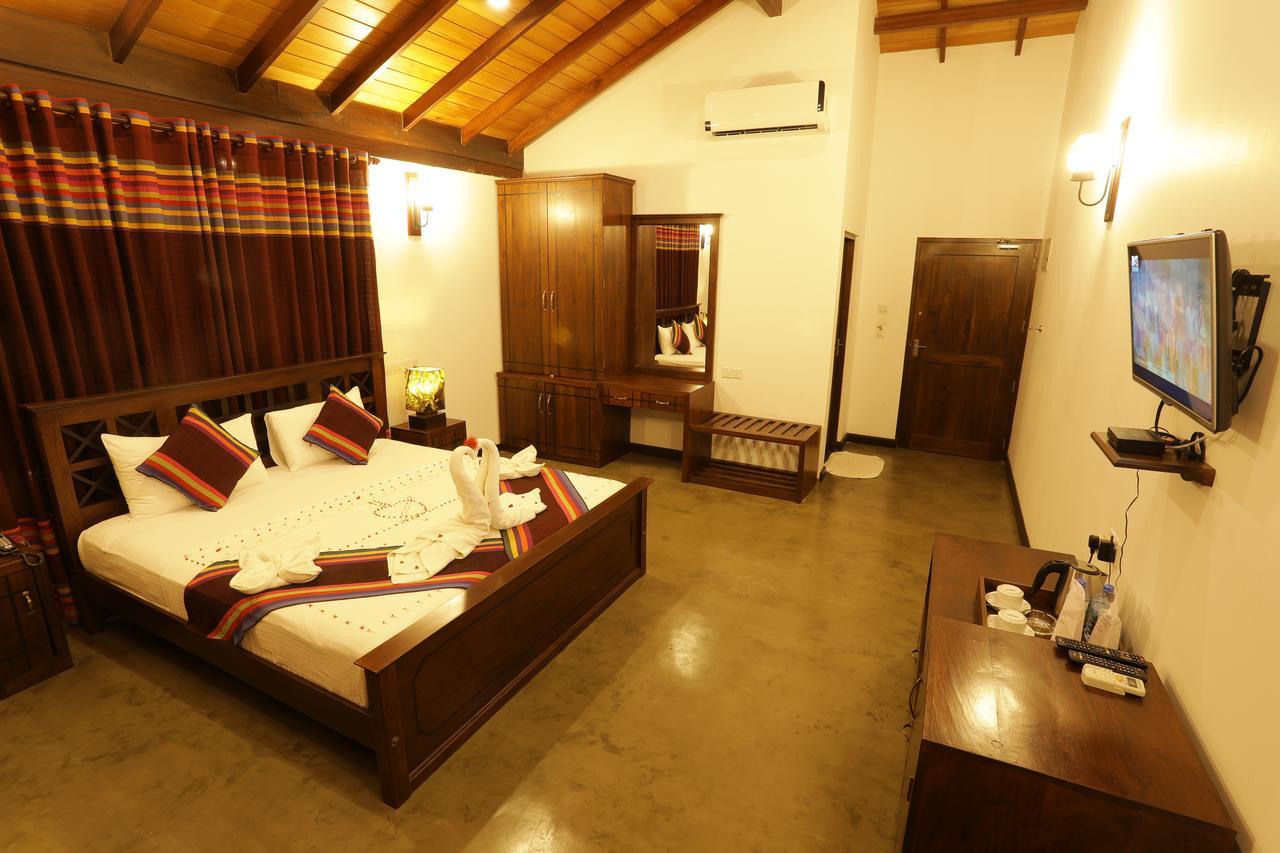 Diya Dahara Lake Resort Yala Ngoại thất bức ảnh