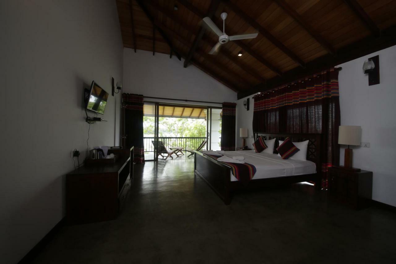 Diya Dahara Lake Resort Yala Ngoại thất bức ảnh