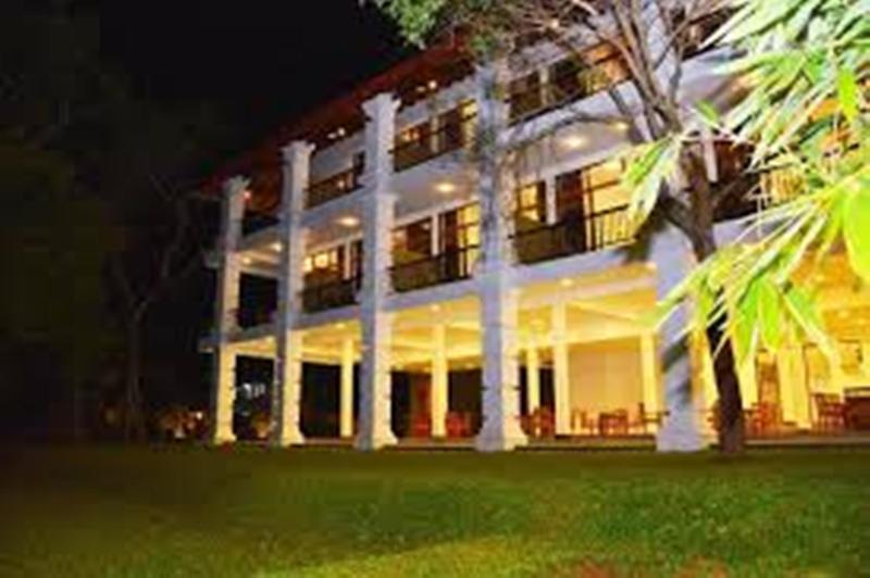 Diya Dahara Lake Resort Yala Ngoại thất bức ảnh
